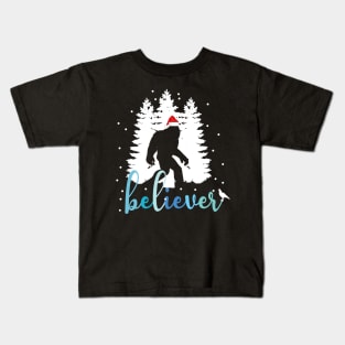 Believer Bigfoot Santa Claus Bigfoot Sasquatch Christmas Gift Kids T-Shirt